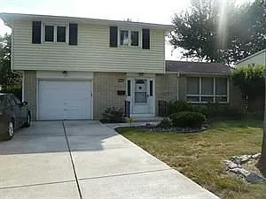 224 Cottonwood Dr photo 1