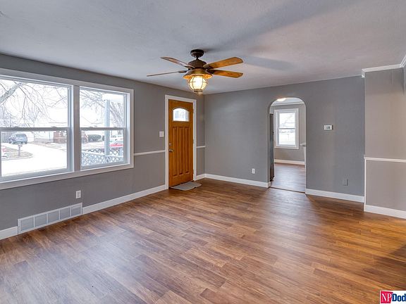 3rd image of 2122 N Irving St #5