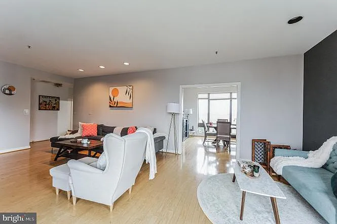 10 East Lee Street - 1 — Photo 3