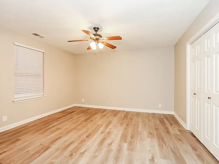 4505 Hunters Green Cir — Photo 12