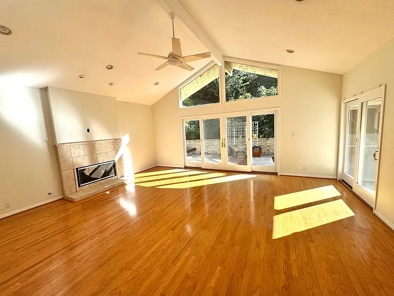 246 Grandridge Ct — Photo 9
