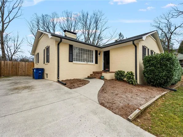 2750 Maplewood Ave, Winston Salem, NC 27103