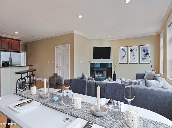 5th image of 1428 W Belmont Ave APT 3