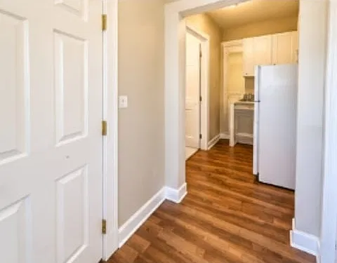 1 bed, 950 sqft, $1,100 — Photo 3