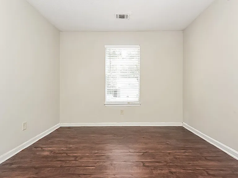 68 Hampton Oaks Dr — Photo 16