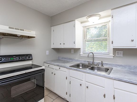5th image of 937 5th Ave