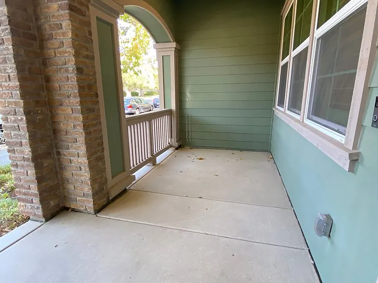 1053 Catalina Dr — Photo 21