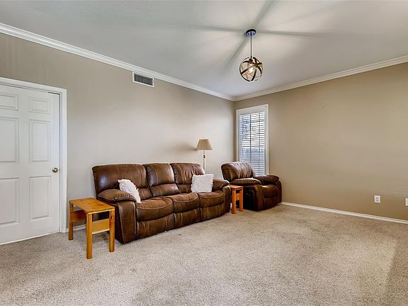 5th image of 8813 Bayshore Ln