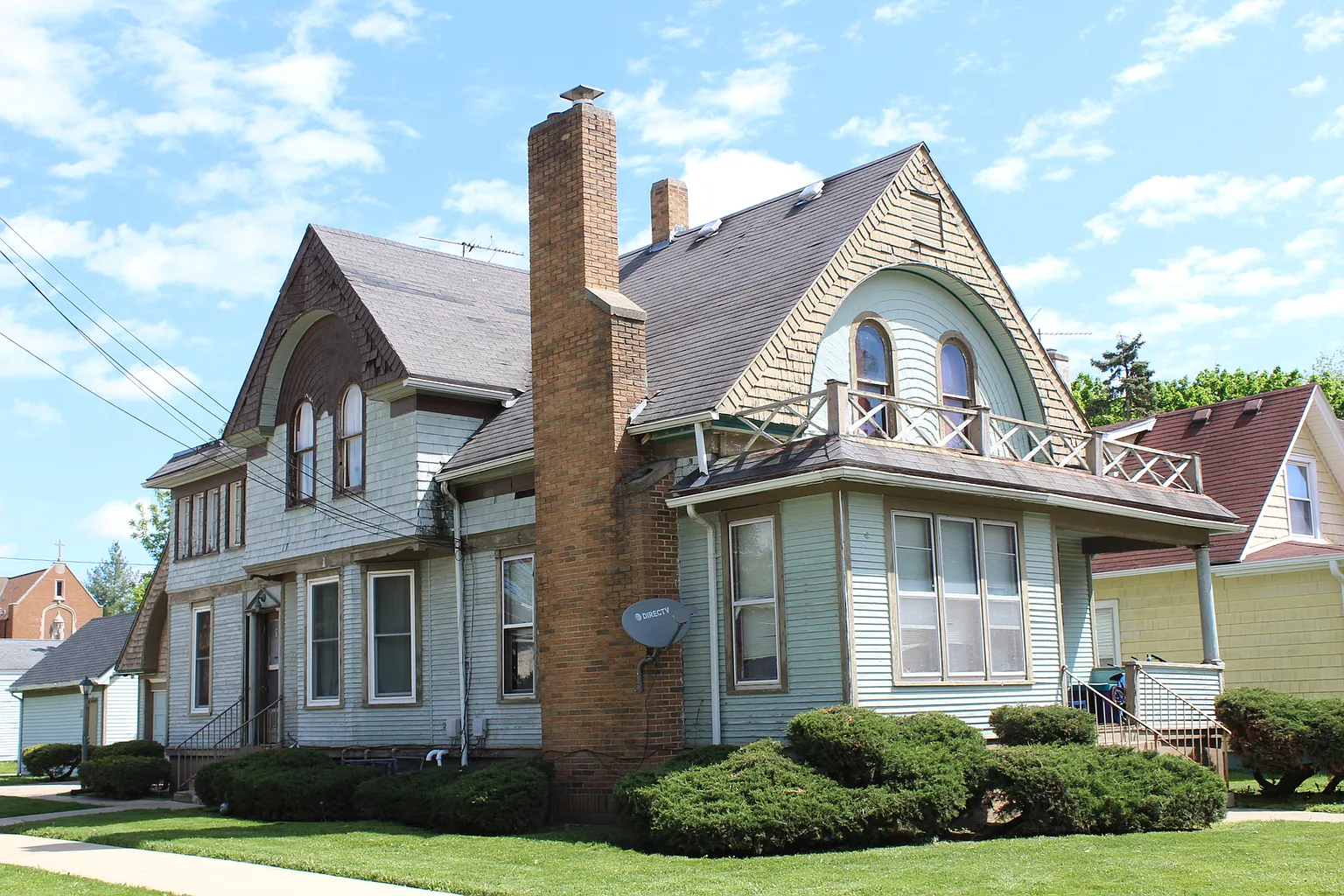 576 Walnut Ave photo 1
