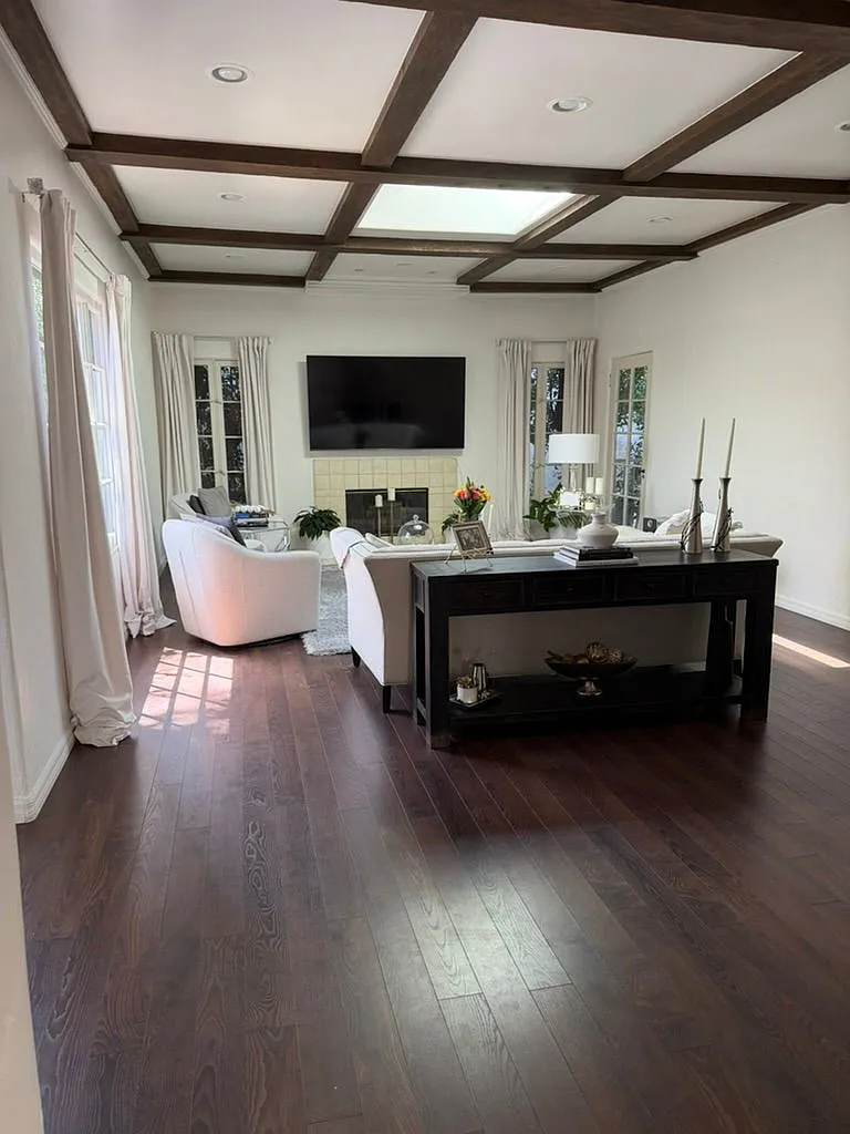 251 N Almont Dr — Photo 2