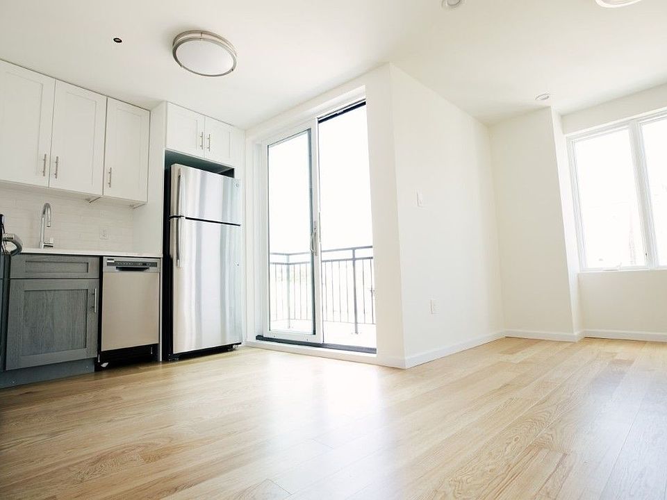 1st image of 65 Graham Ave Penthouse B