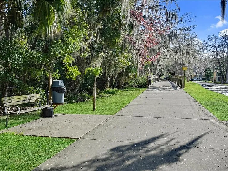 120 Hibiscus Woods Ct #4B — Photo 5