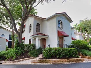 563 Serendipity Dr, Naples, FL 34108