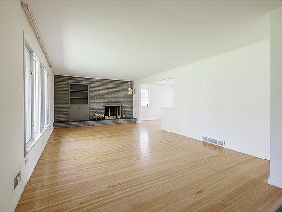 4th image of 290 Dunrovin Ln