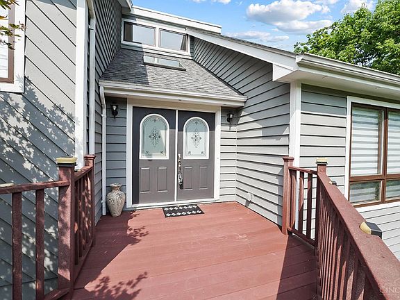 3rd image of 5747 Woodbridge Ln