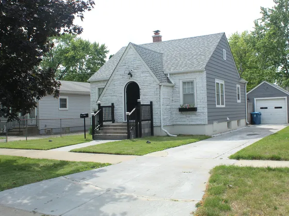 917 Bowditch Ave, Aurora, IL 60506