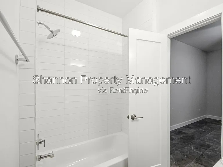 849 Fisher St #D — Photo 8