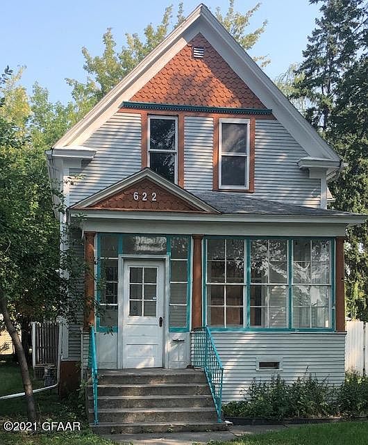 1st image of 622 6th Ave S