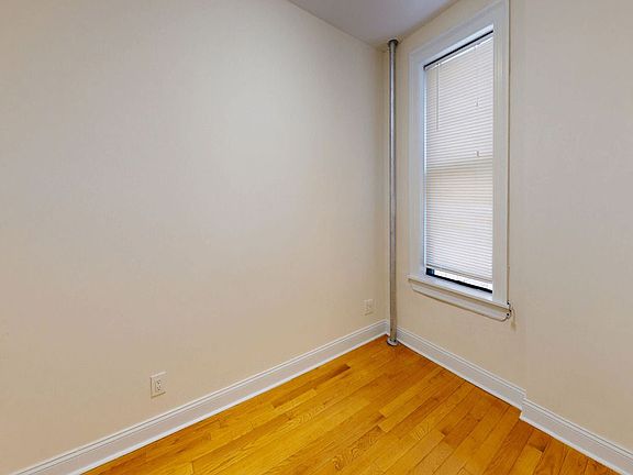 3rd image of 236 E 13th St APT 21