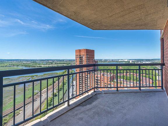 3rd image of 2308 Harmon Cove Tower