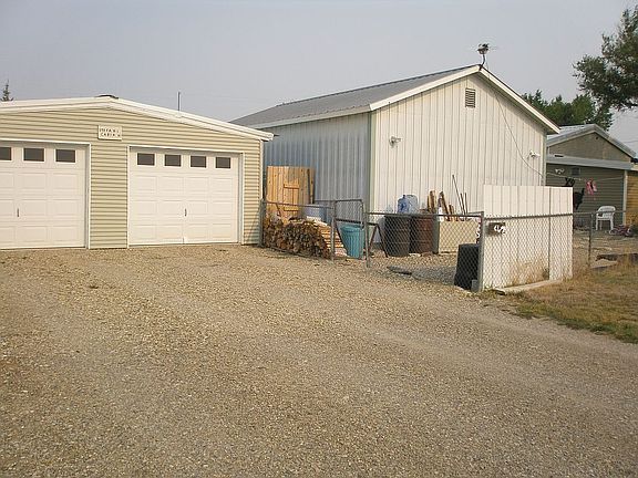 4 car garage & 2 car garage