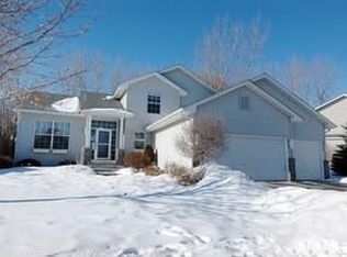 10340 Mooer Ln, Eden Prairie, MN 55347
