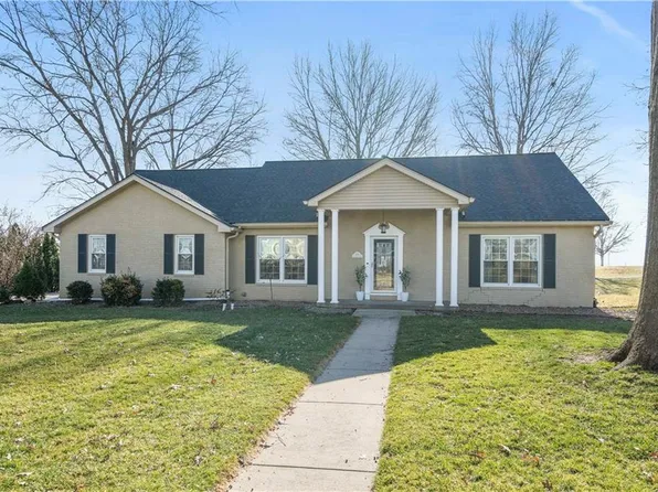 9719 Betsy Ross Ct, Liberty, MO 64068