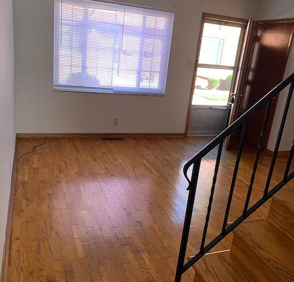 126 N Washington St — Photo 4