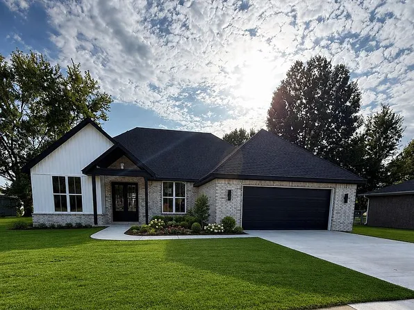 511 Westwood Ave, Prairie Grove, AR 72753