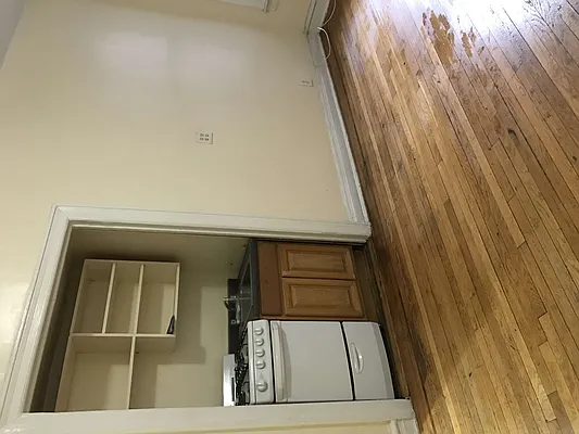 Rented by Edward Gugenheim, LREB | media 4