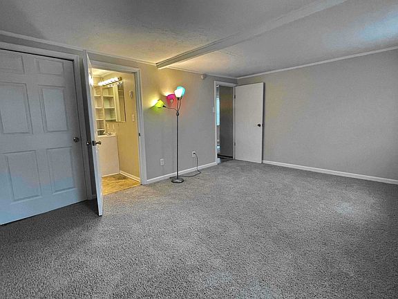 5th image of 360 Colonial Rd #B