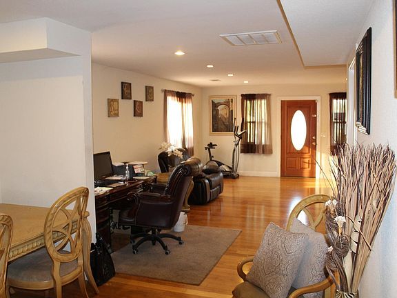 3rd image of 515 E Tabor Avenue