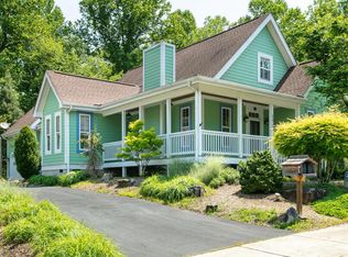 191 Covered Bridge Dr, Flat Rock, NC 28731