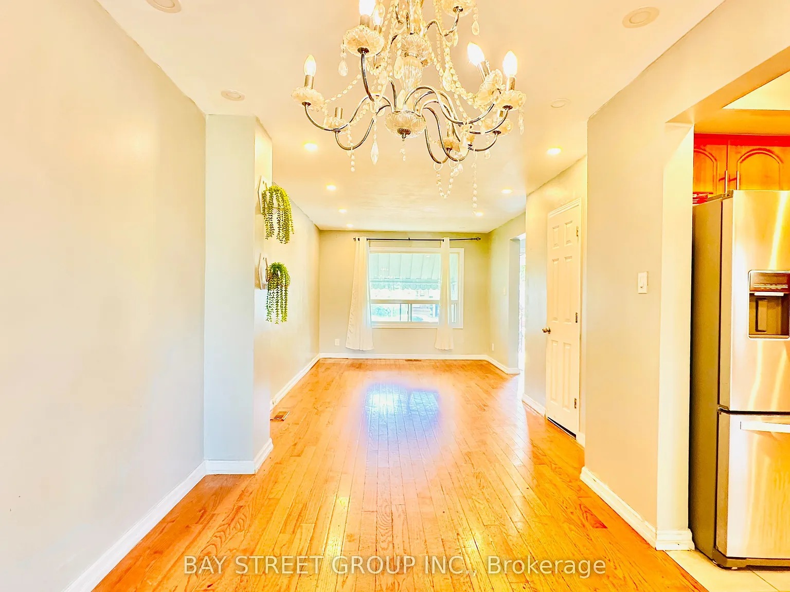 3 bed, $2,900 — Photo 2