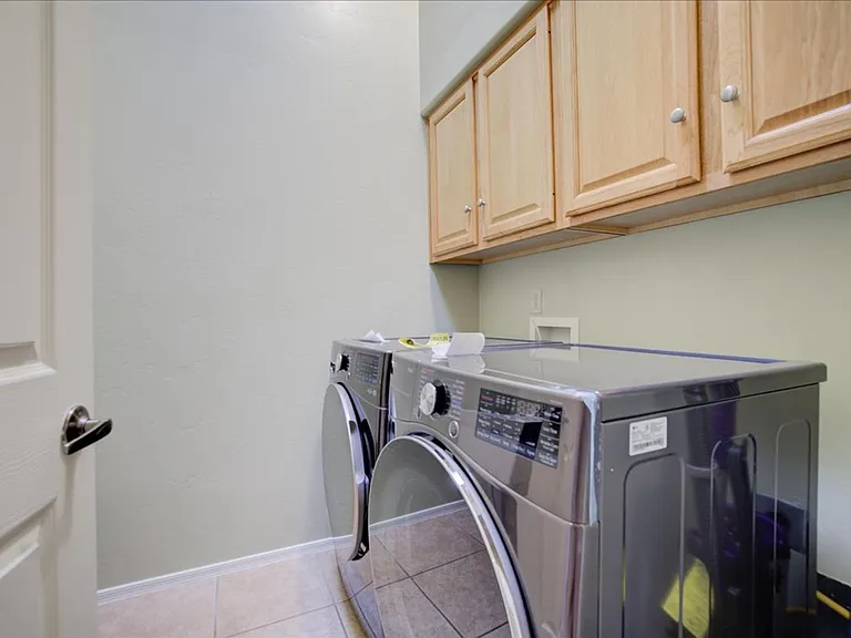 4750 N Bonanza Ave — Photo 27