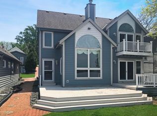 319 Park Ave, Pewaukee, WI 53072