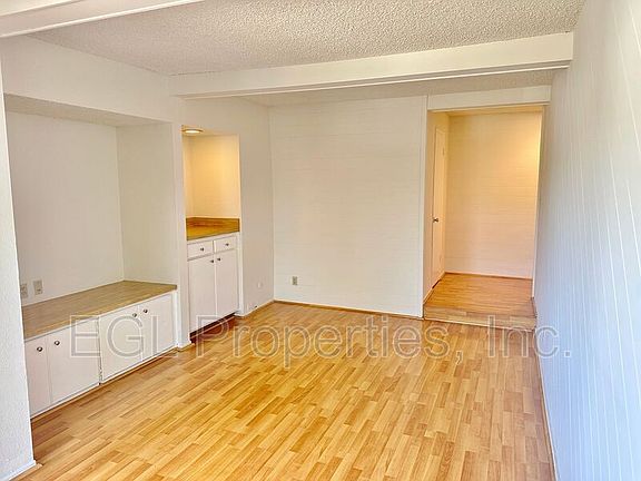 4th image of 6155 Fulton Ave #209