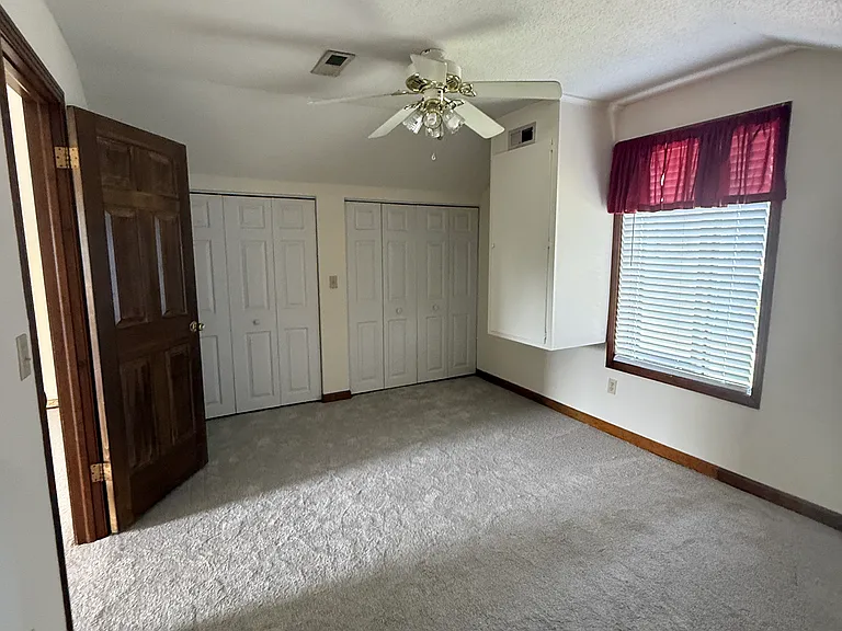 839B Sanford Rd #B — Photo 9