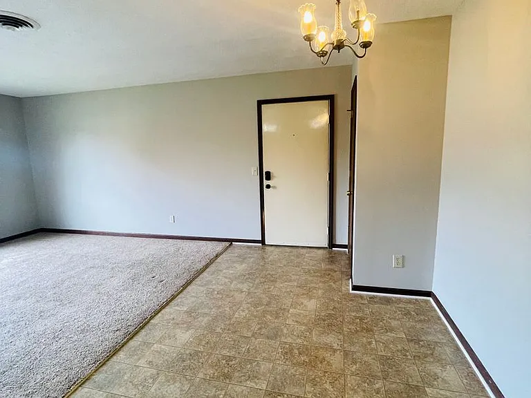 1625 Buttonwood Ct #F — Photo 6