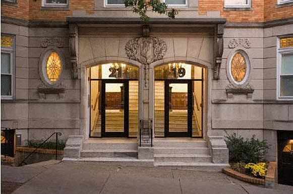 Beacon Fairbanks-Manor Building Entrance