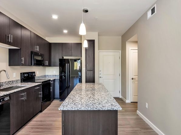 1439 S Val Vista Dr APT 104