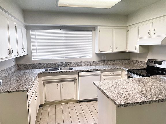 2nd image of 4309 Tierra Verde St APT A