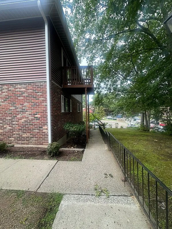 2 bed, 2.5 bath, 1470 sqft, $2,350 — Photo 3