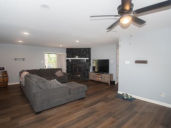 4th image of 26 Barnwell Dr
