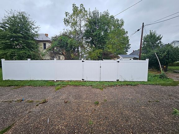 2nd image of 1833 Highland Ave