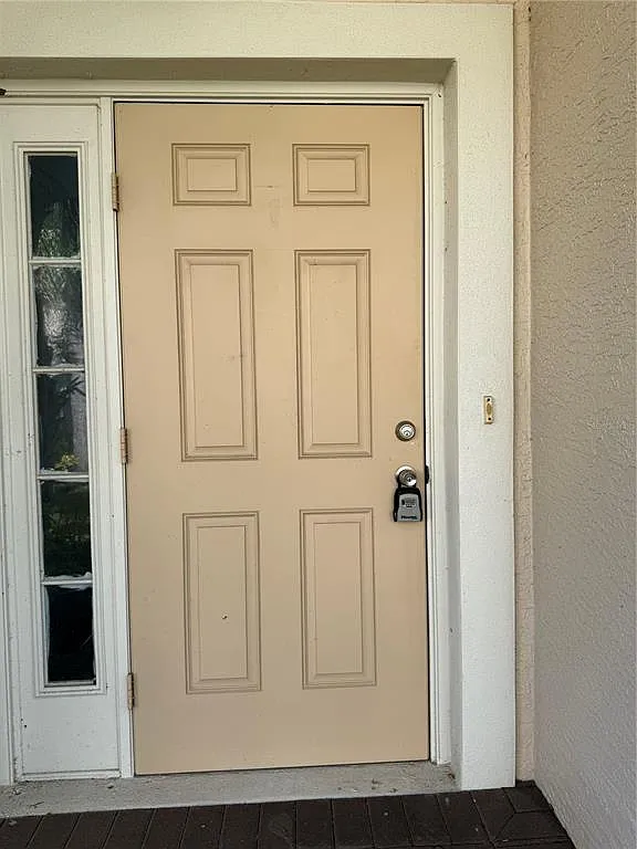 3 bed, 2.0 bath, 2045 sqft, $2,350 — Photo 3