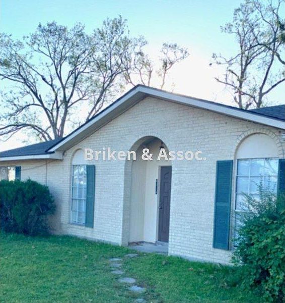 1st image of 4014 Lela Dr