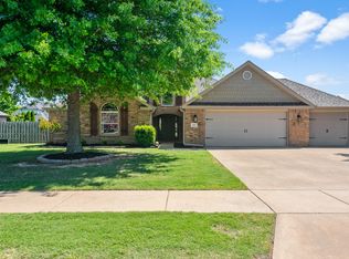 3802 NE Oaktrace Ave, Bentonville, AR 72712