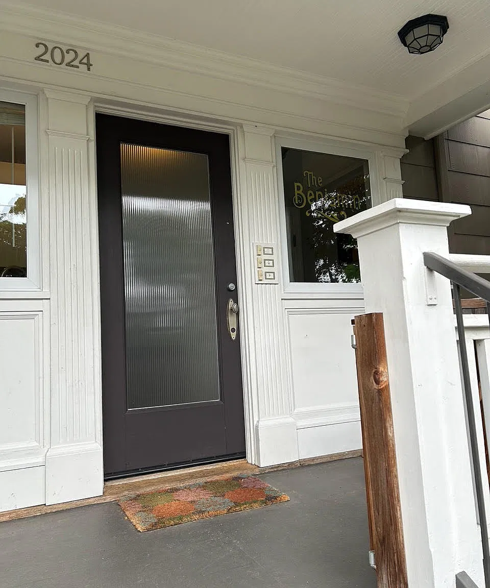 2 bed, 950 sqft, $2,675 — Photo 2