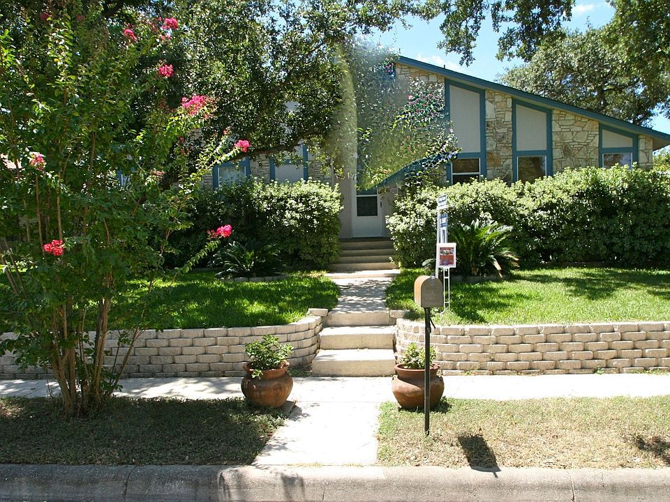 1st image of 13607 Pebble Oak Dr
